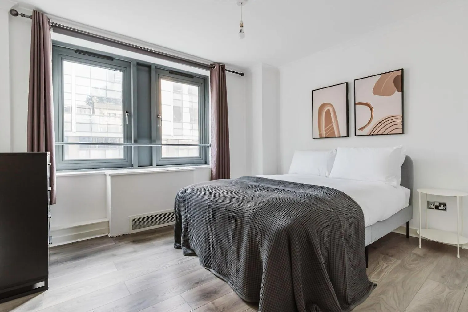 Blueground City Of London Furniture Included Lon-578